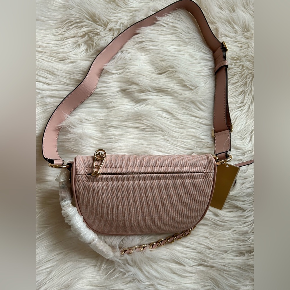 $258 Retail New! Michael Kors sling Messenger bag - Picture 10 of 16